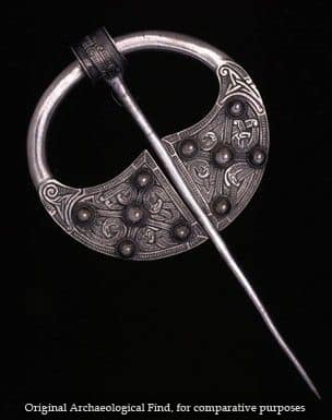 Broche Bally Spellan en Bronze – Image 2